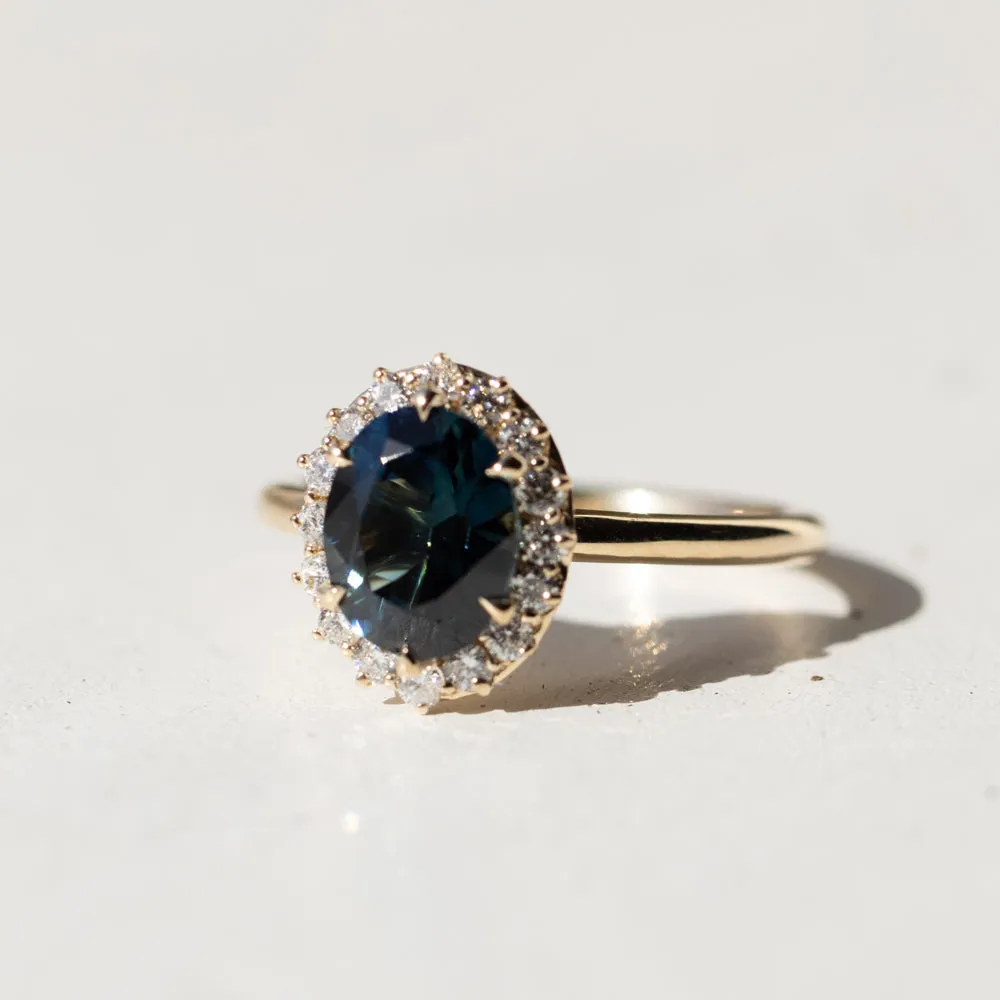 2.16ct Oval Blue Untreated Nigerian Sapphire Antique-Style Diamond Halo Ring in 14k Yellow Gold