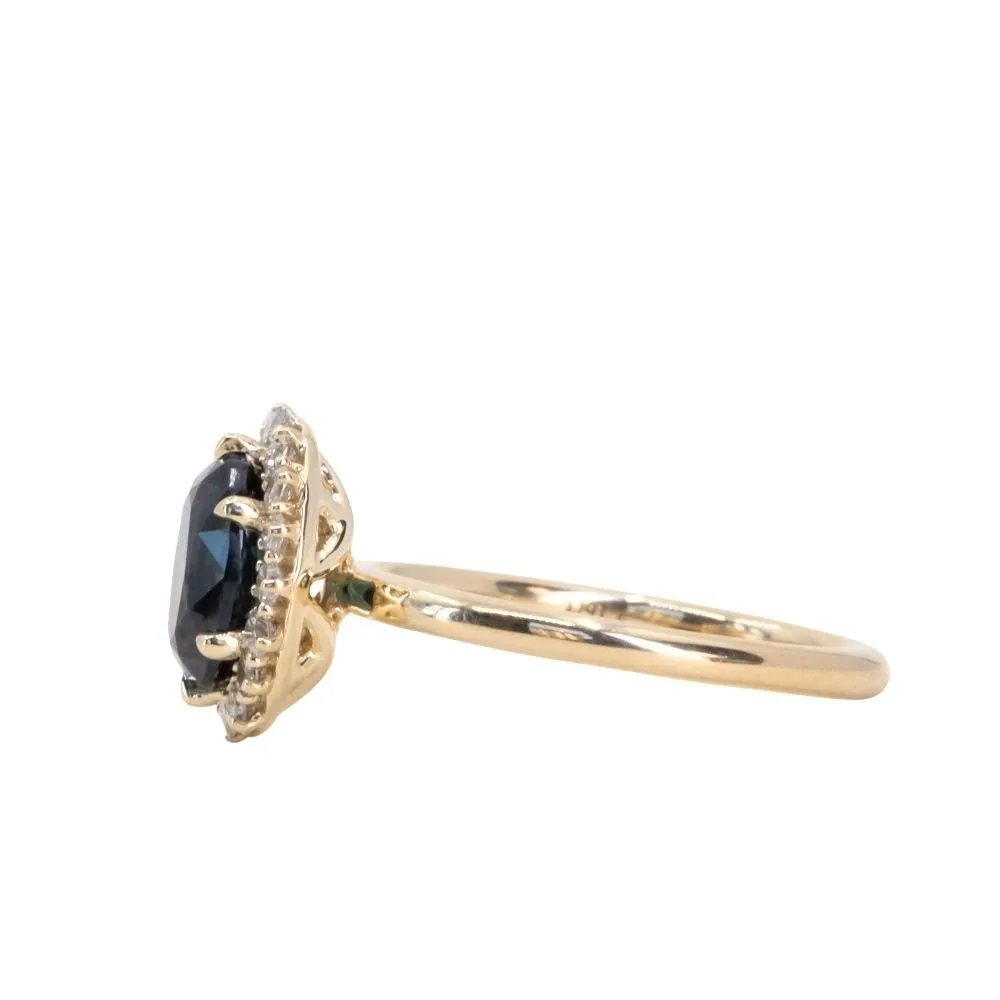 2.16ct Oval Blue Untreated Nigerian Sapphire Antique-Style Diamond Halo Ring in 14k Yellow Gold