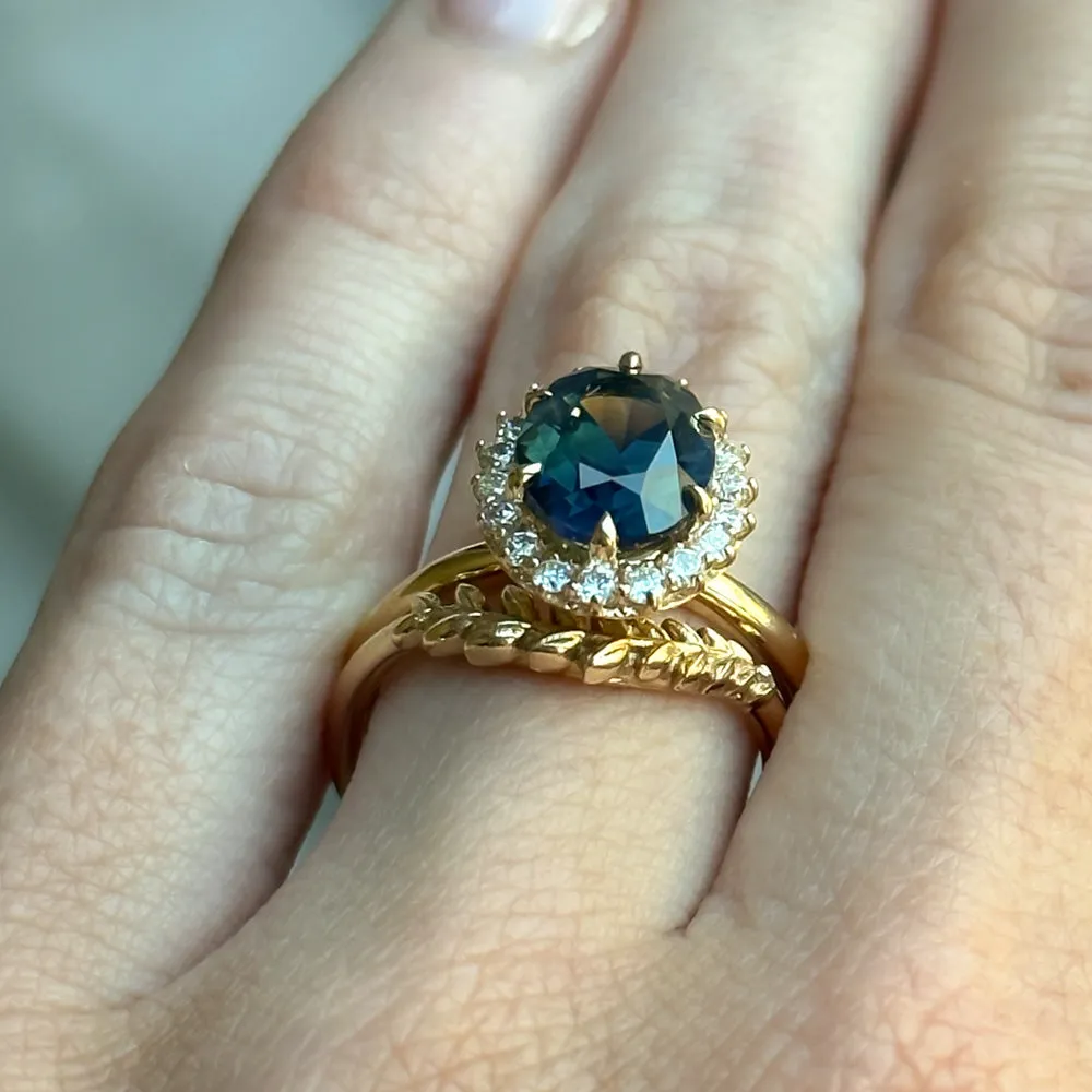 3.15ct Oval Blue Untreated Nigerian Sapphire Antique-Style Diamond Halo Ring in 18k Yellow Gold