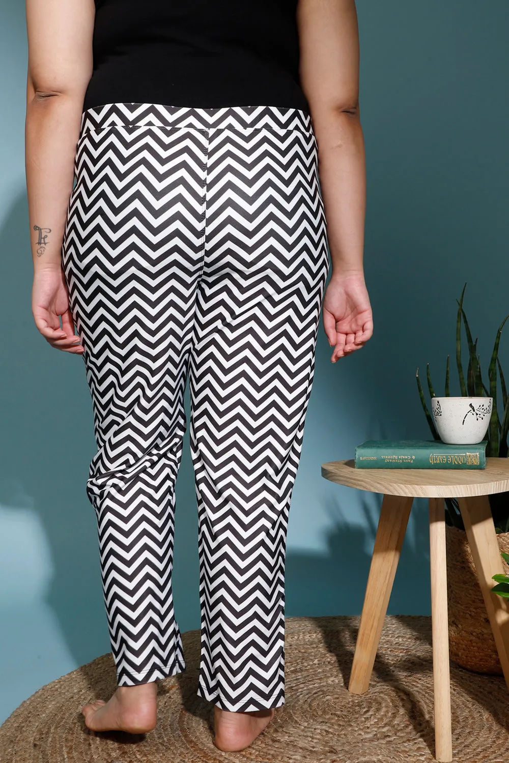 Black White Chevron Printed Lounge Pants