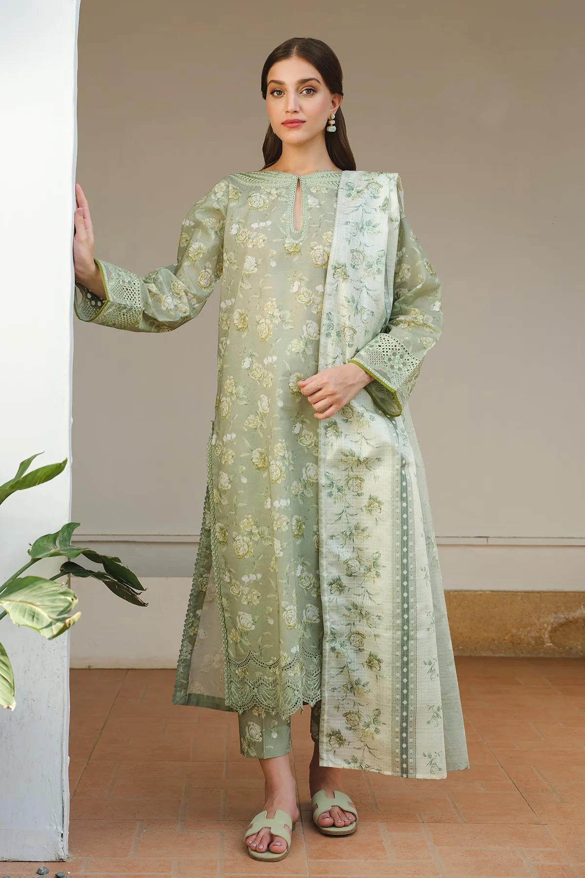 EMBROIDERED  LAWN UF-654