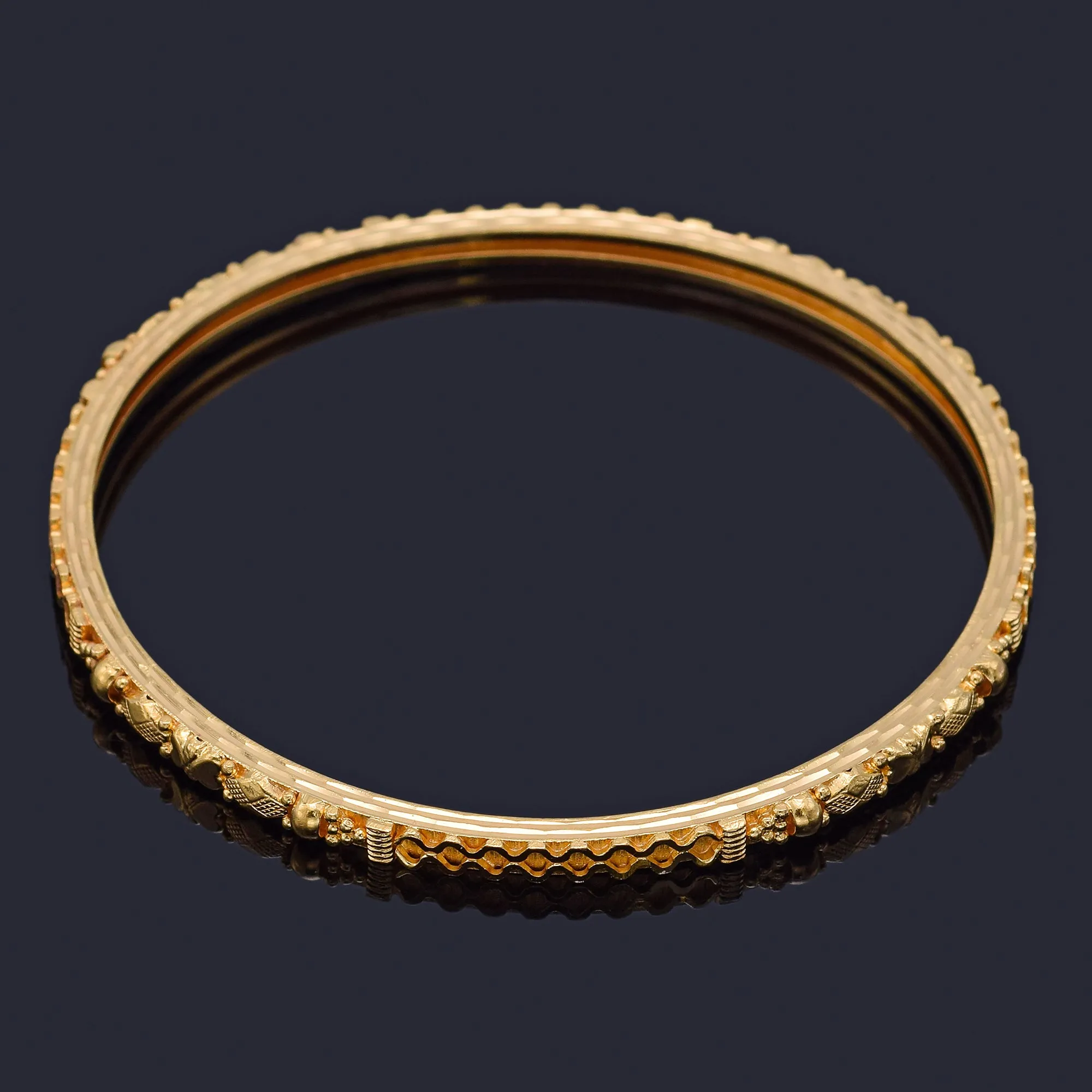 Estate 22K Yellow Gold Etched Bangle Bracelet 3.25 mm 12.2 Grams