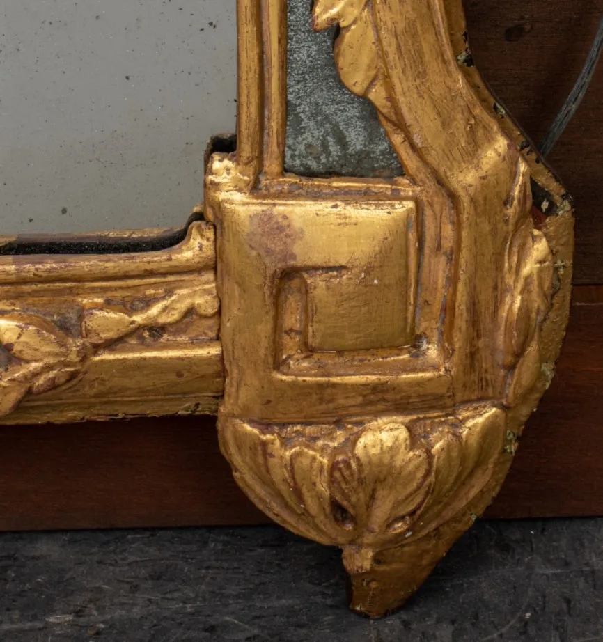 Italian Baroque Carved Giltwood Mirror