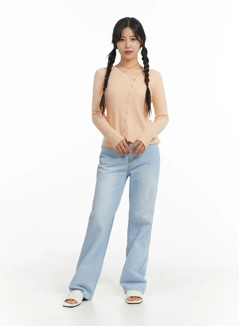 Light Washed Straight Leg Jeans OM427