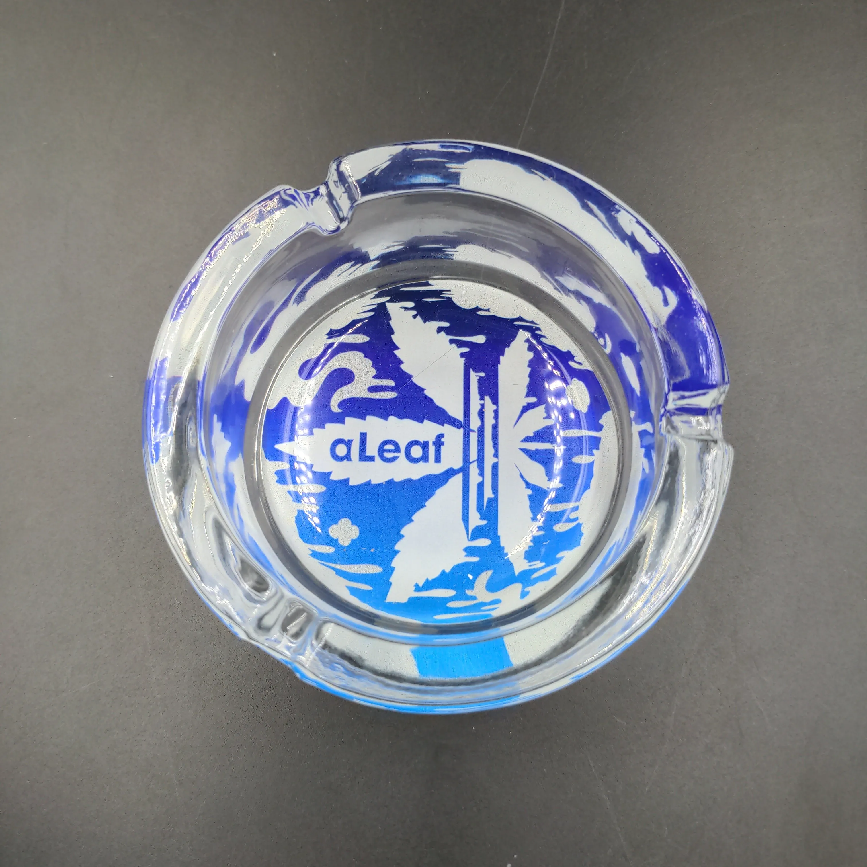 Round Leaf Design Glass Ashtray