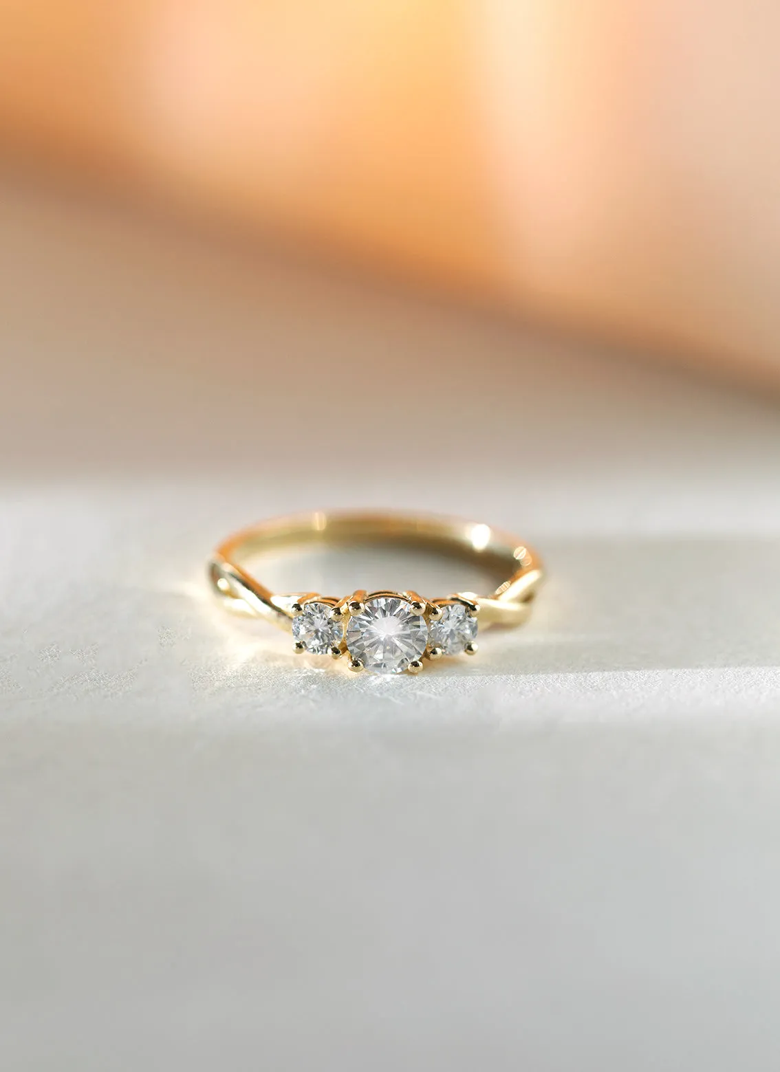 Sanny moissanite & diamond ring 14k gold